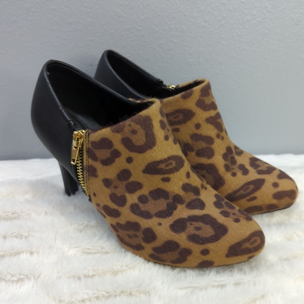 DEXFLEX COMFORT Black Leopard Cheetah Animal Heels Booties Womens Sz US 6